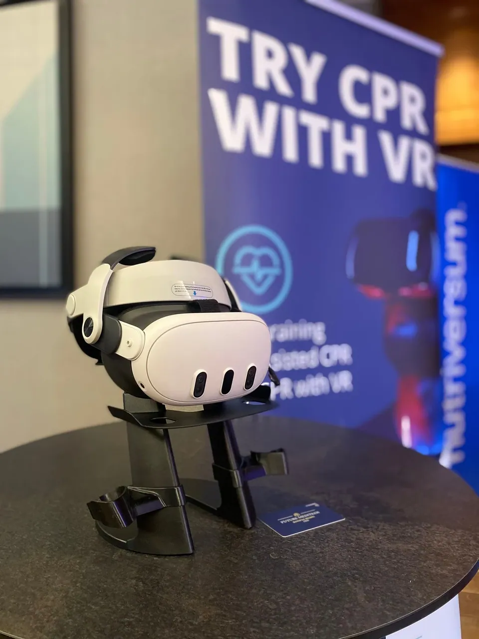 Eine VR-Brille bei einer Vorführung von Future Meditech
