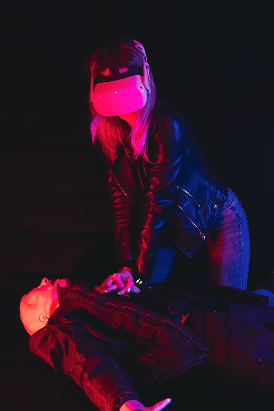 Resuscitation practice in a VR headset – from the campaign photo series